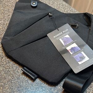 Black Unsex Bag for traveling to protect your belongings